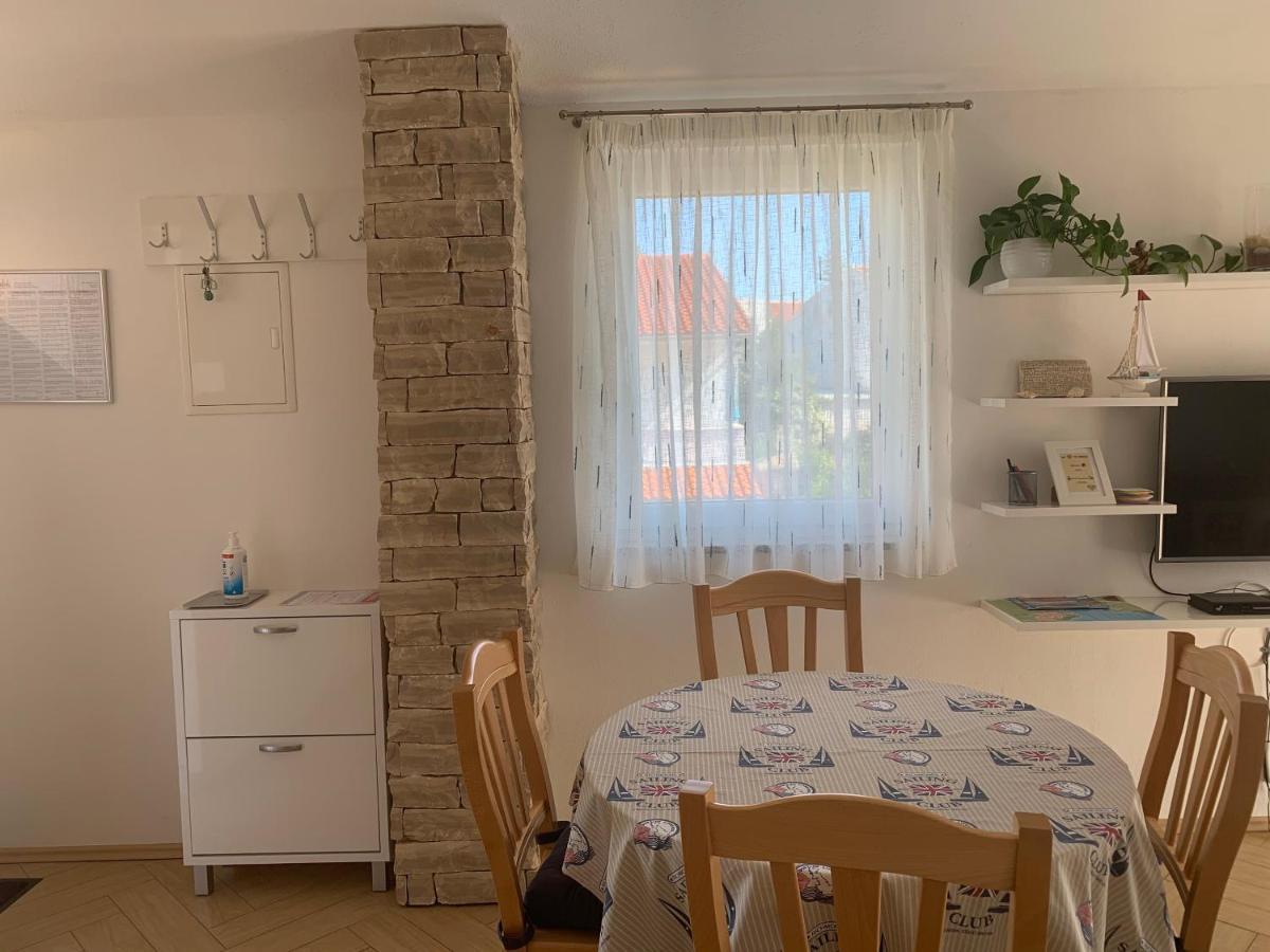 Apartment Klara Đảo Krk Ngoại thất bức ảnh