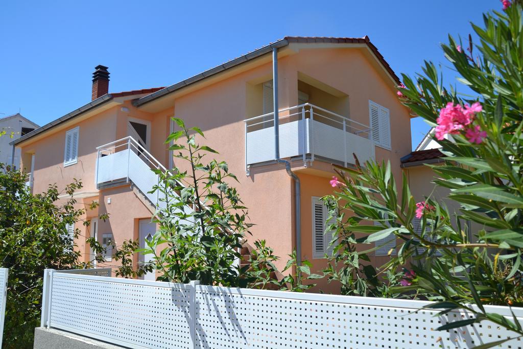 Apartment Klara Đảo Krk Ngoại thất bức ảnh